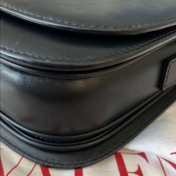 Valentino Garavani Black Leather Saddle Bag - Picture 15 of 16